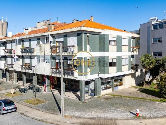 Loja alugar em Porto, Aldoar