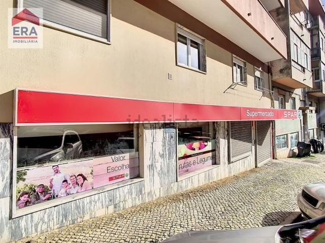 Loja venda em Cova da Piedade, Almada