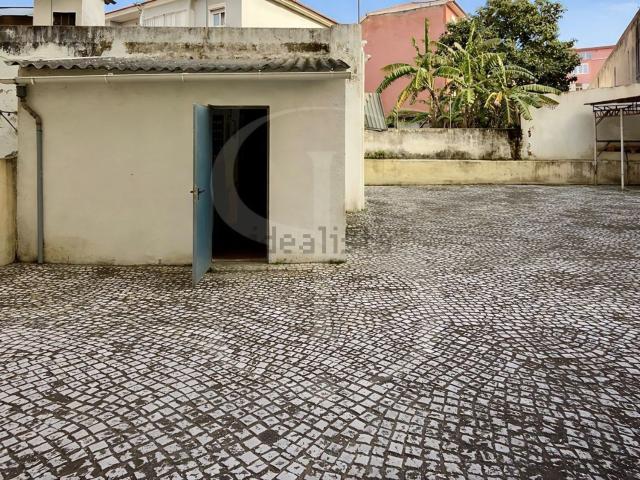 Armazém venda em Cova da Piedade, Almada