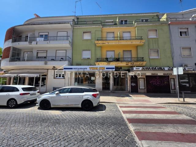 Loja alugar em Ginjal, Almada