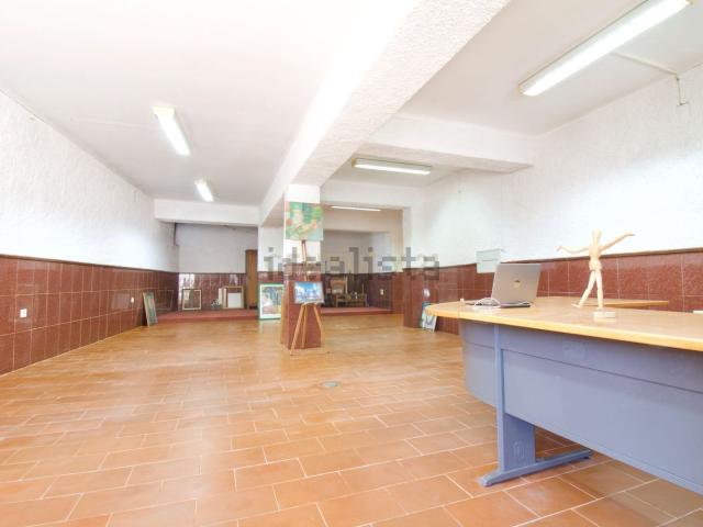 Loja venda em Ginjal, Almada