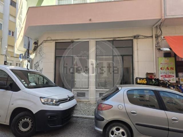 Loja venda em Cacilhas, Almada