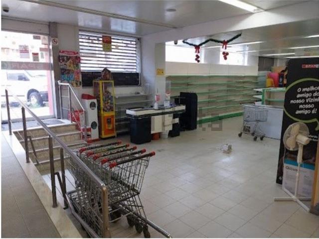 Loja venda em Cova da Piedade, Almada