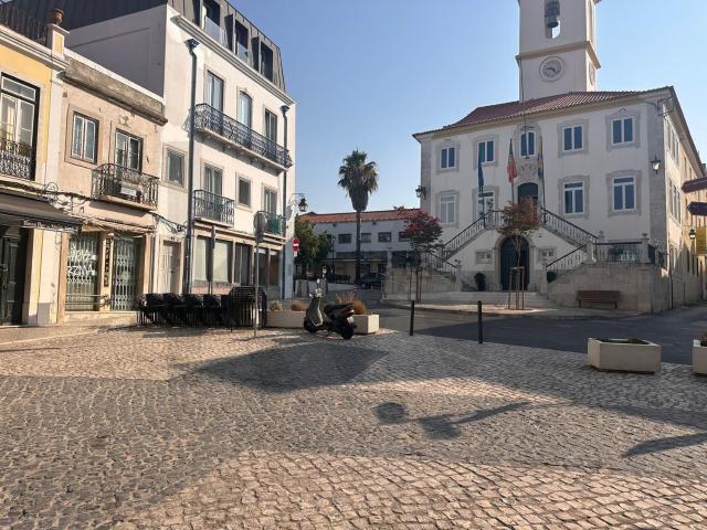 Loja venda em Ginjal, Almada