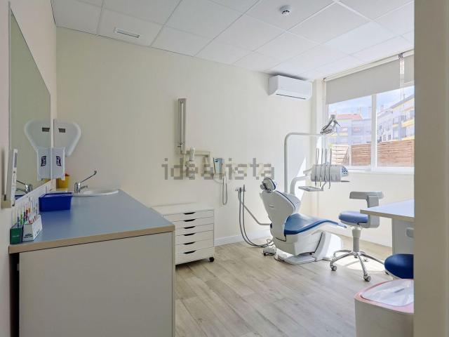 Loja venda em Cova da Piedade, Almada