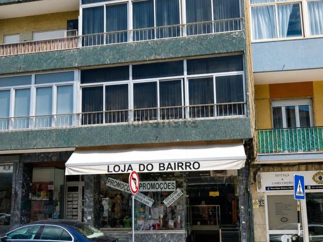 Loja venda em Ginjal, Almada
