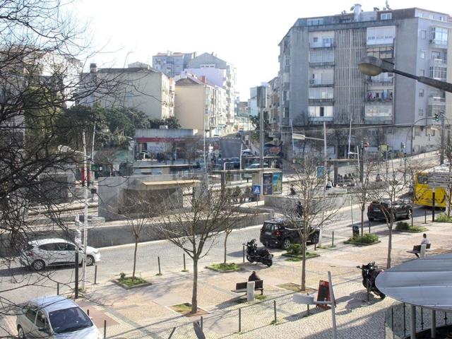 Loja venda em Ginjal, Almada
