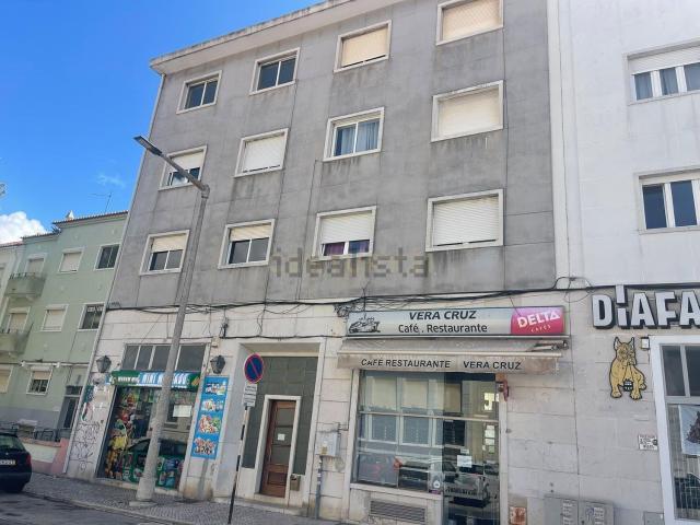 Loja venda em Almada Velha, Almada