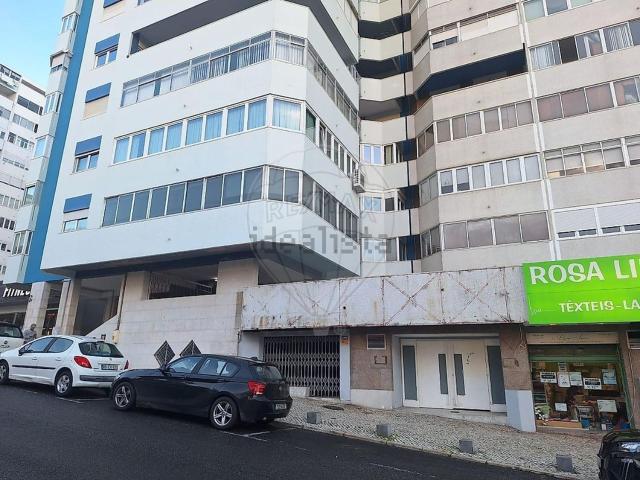Loja venda em Cova da Piedade, Almada