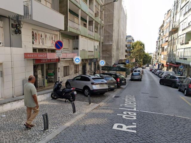 Loja venda em Cova da Piedade, Almada