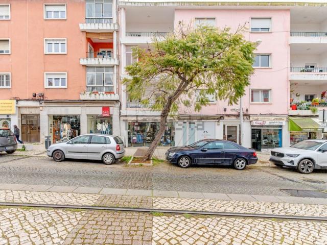 Loja venda em Ginjal, Almada
