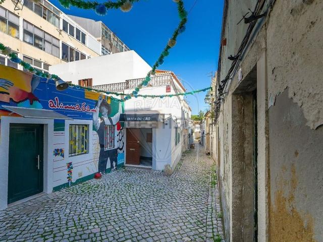 Loja venda em Ginjal, Almada