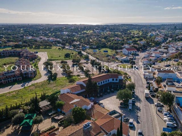 Loja venda em Almancil, Escanxinas