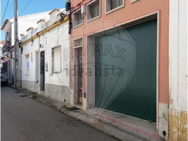Armazém alugar em Almeirim, Santarém