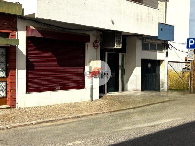 Loja alugar em Bairro 25 de Abril, Alto do Seixalinho, Santo André e Verderena