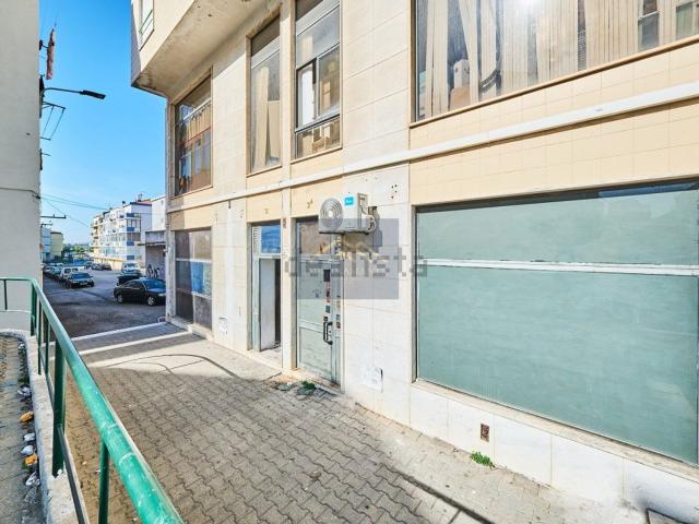 Loja venda em Verderena, Setúbal