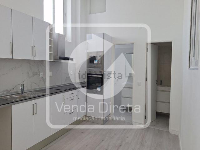 Loja venda em Bairro 25 de Abril, Alto do Seixalinho, Santo André e Verderena