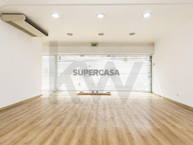 Armazém venda em Lisboa