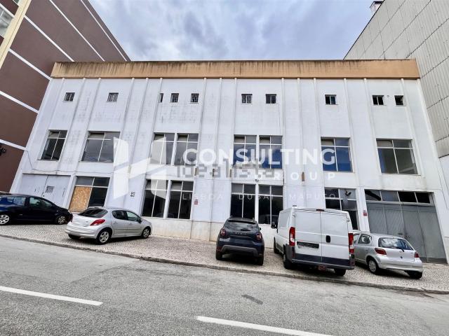 Armazém alugar em Seixal, Amora