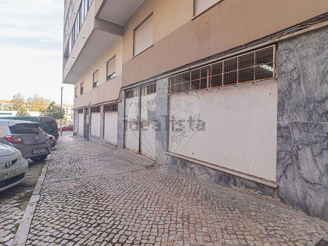 Armazém alugar em Seixal, Amora