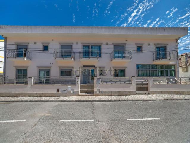 Loja venda em Quinta da Charnequinha, Seixal