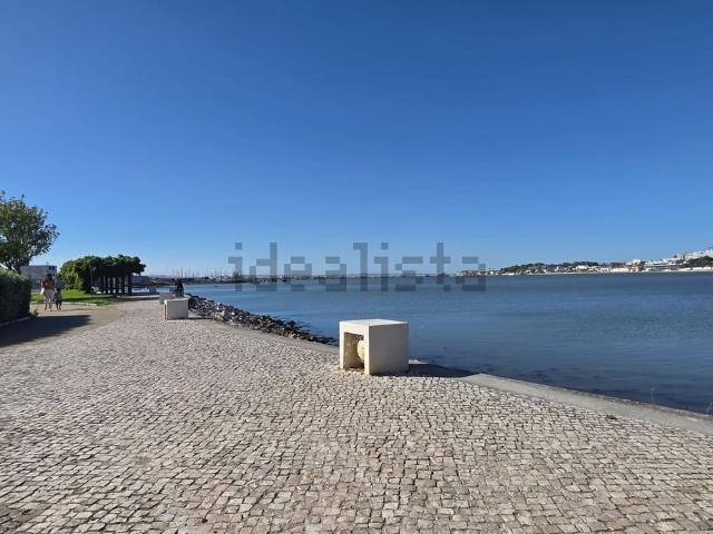 Loja alugar em Seixal, Amora