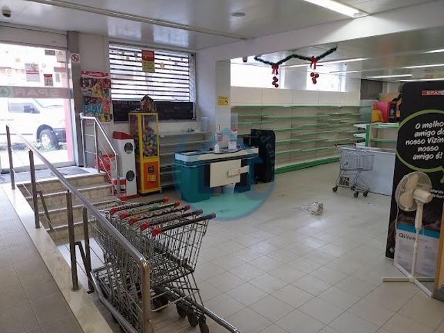Loja venda em Cacilhas, Almada