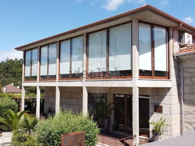 Armazém venda em Carude, Parada Do Bouro