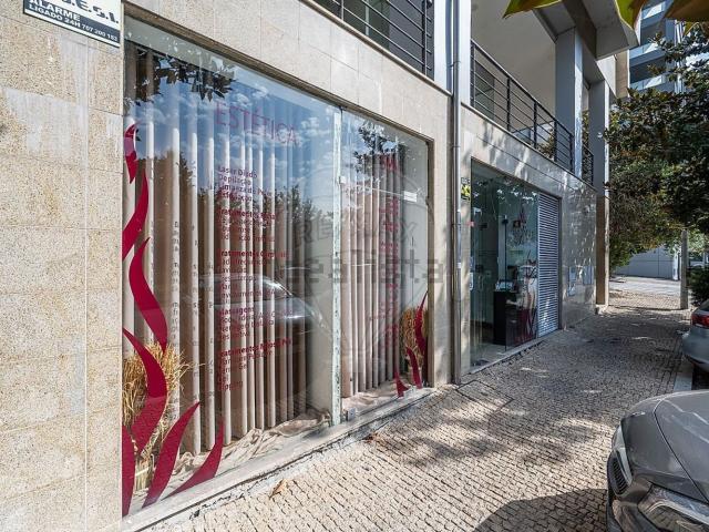 Loja venda em Gavião, Braga