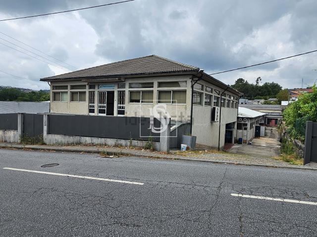 Armazém venda em Arões (São Romão), Fafe