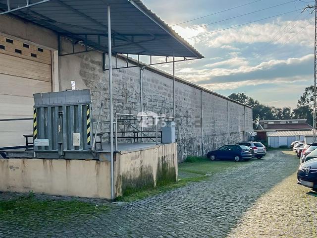 Armazém venda em Santo Tirso, Porto