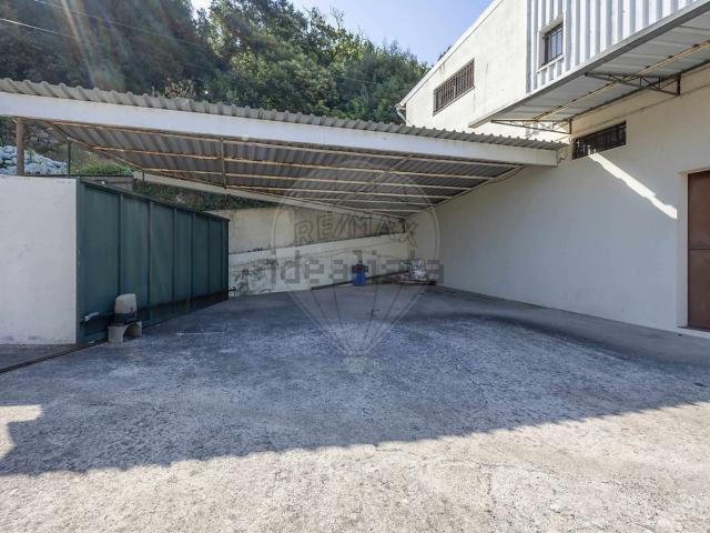 Armazém alugar em Santo Tirso, Porto