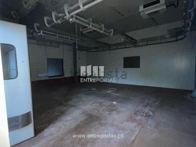 Ponto Comercial venda em Areosa