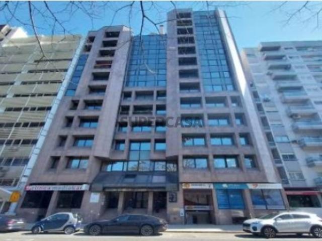 Armazém venda em Lisboa