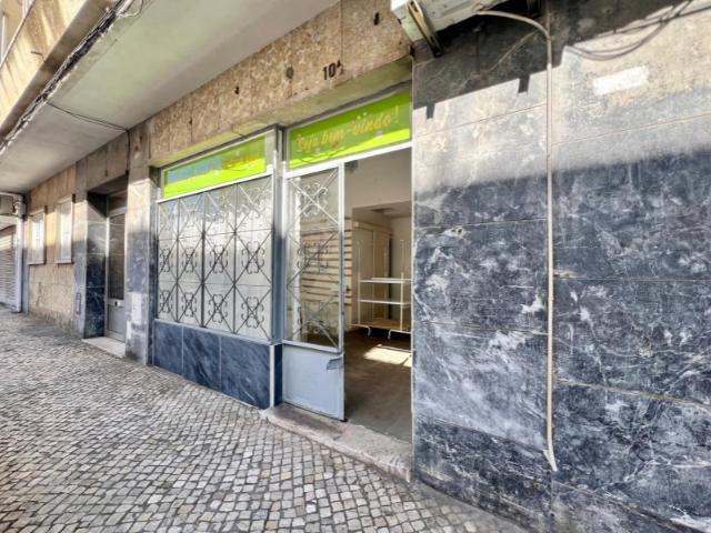Loja venda em São Francisco Xavier, Lisboa