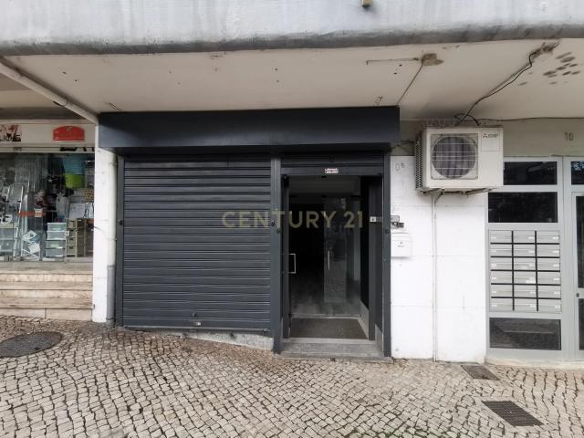 Loja venda em Ginjal, Almada