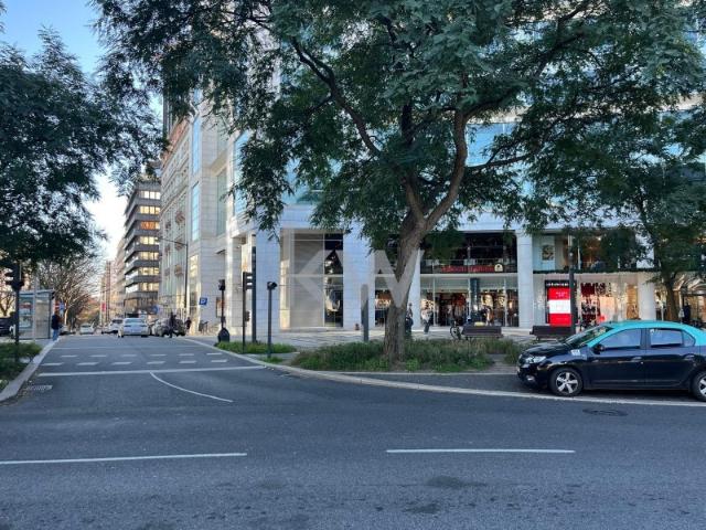 Ponto Comercial alugar em Arroios, Saldanha