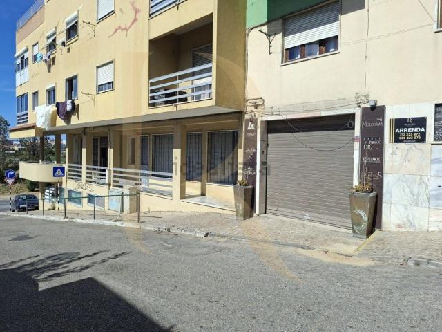 Loja alugar em Torre da Marinha, Seixal