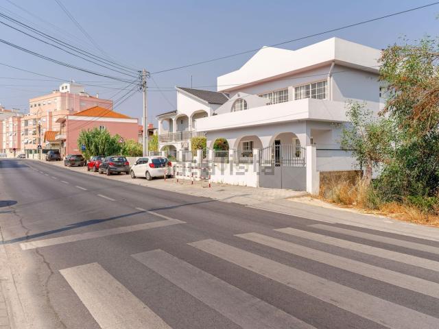 Loja venda em Cavadas, Seixal