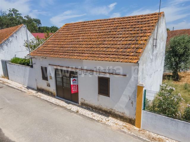 Armazém venda em Rio Maior, Santarém
