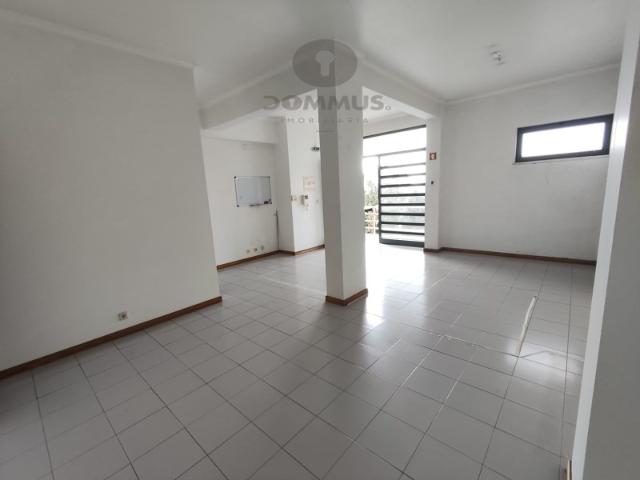 Loja alugar em Rio de Mouro Velho, Sintra