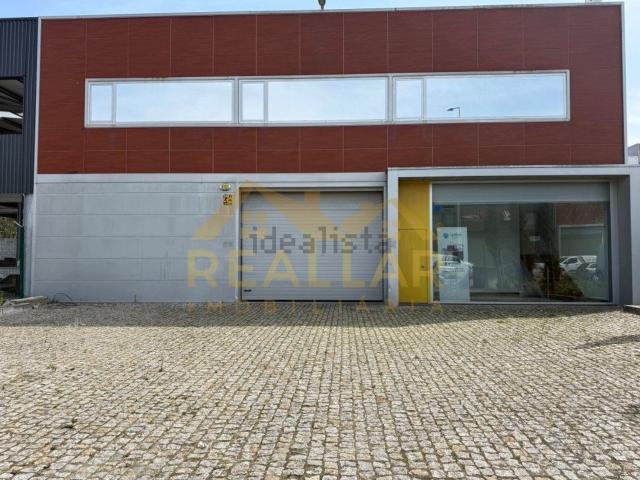 Armazém alugar em Aveleda