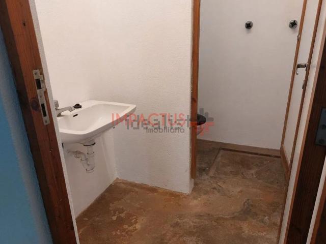 Armazém alugar em Aveleda