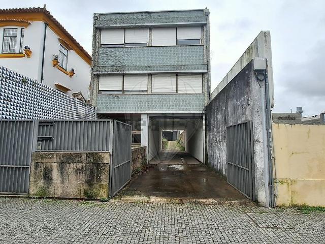 Armazém alugar em Porto, Cedofeita