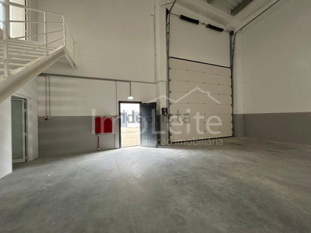 Armazém alugar em A Ver-o-mar, Porto