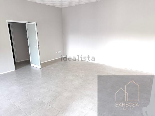 Armazém alugar em Porto