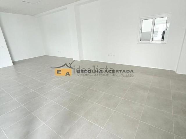 Armazém alugar em Porto