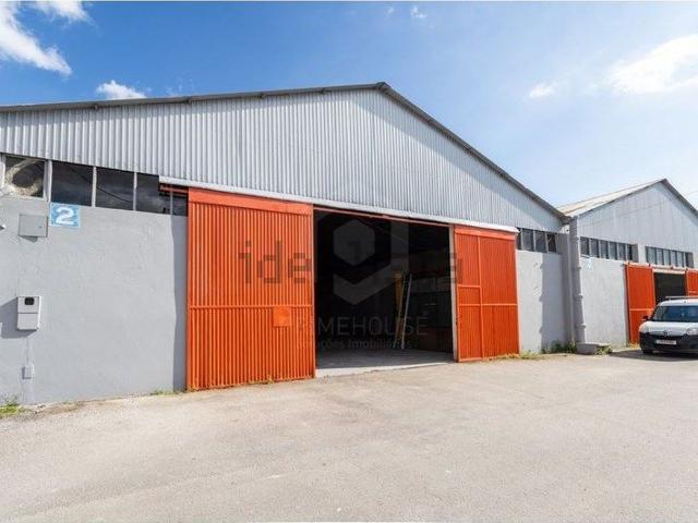 Armazém venda em Azeitão (São Lourenço e São Simão), Setúbal