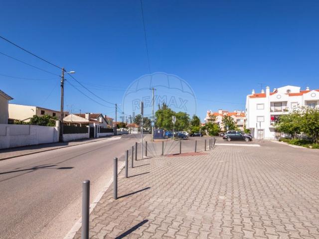 Loja venda em Azeitão (São Lourenço e São Simão), Setúbal