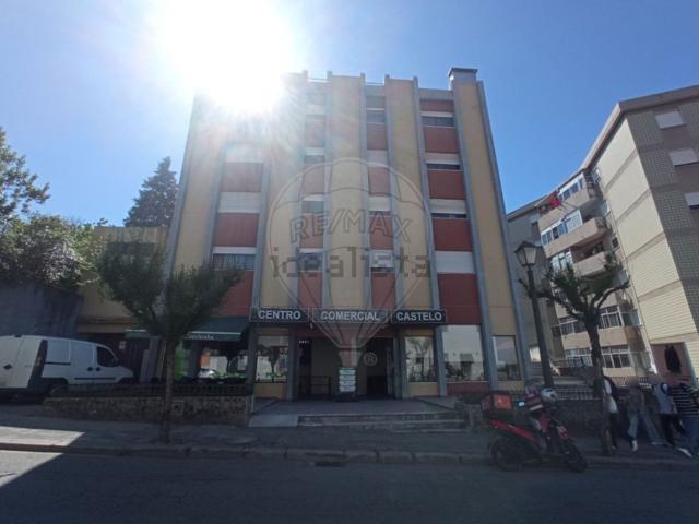 Ponto Comercial venda em Azurém, Azurém